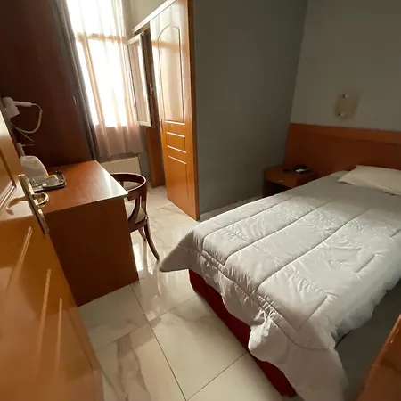 Acropole Hotel Pireus